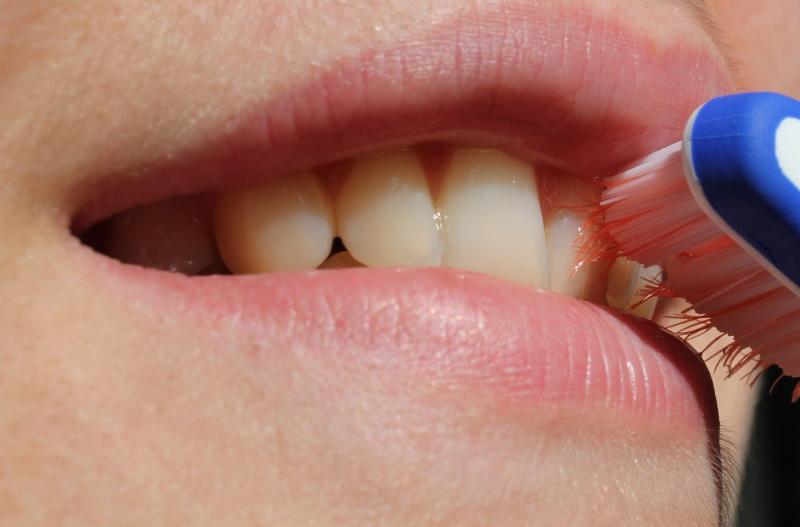 oralno-zdravlje-higijena-usta-zubna-cetkica 