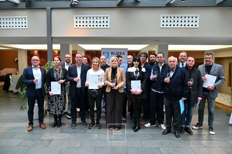 petar_skarpa_iva_rincic_potpisi_ugovora__1_