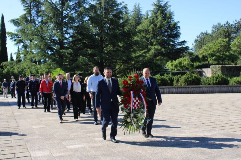 polaganje_vijenaca_uoci_dana_drzavnosti