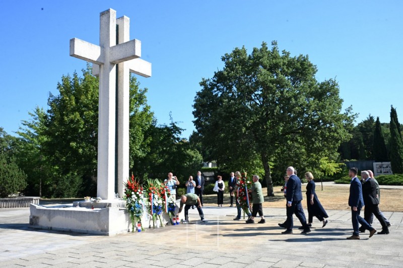polaganje_vijenci_svijece_oluja_2026__17_ 