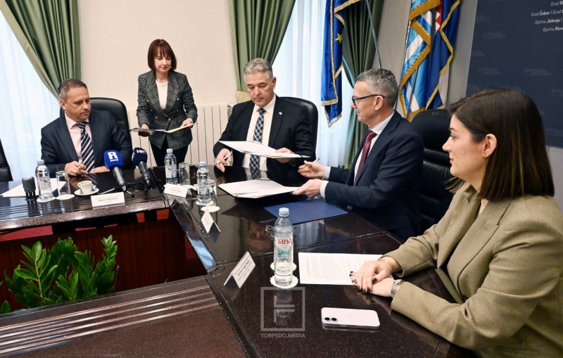 potpis_ugovora_pgz_melnice_plase__2_ 