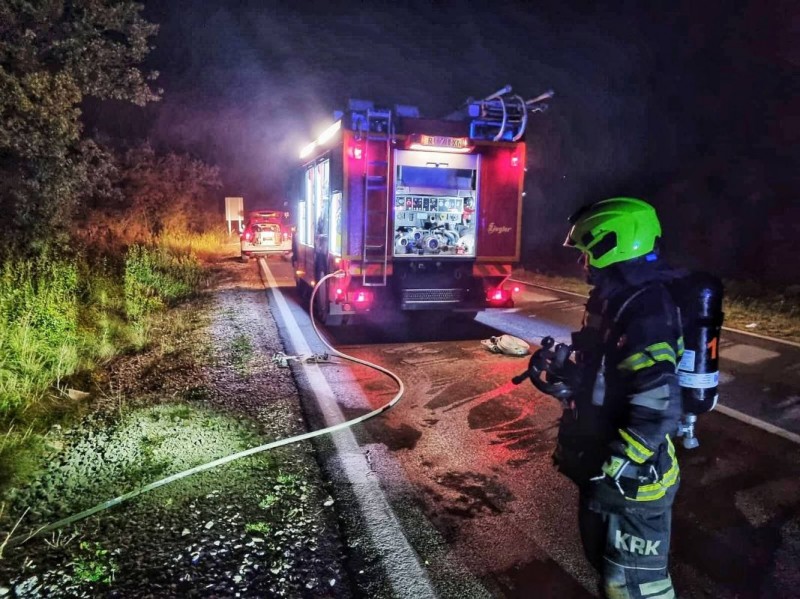 pozar_automobila_njivice_1