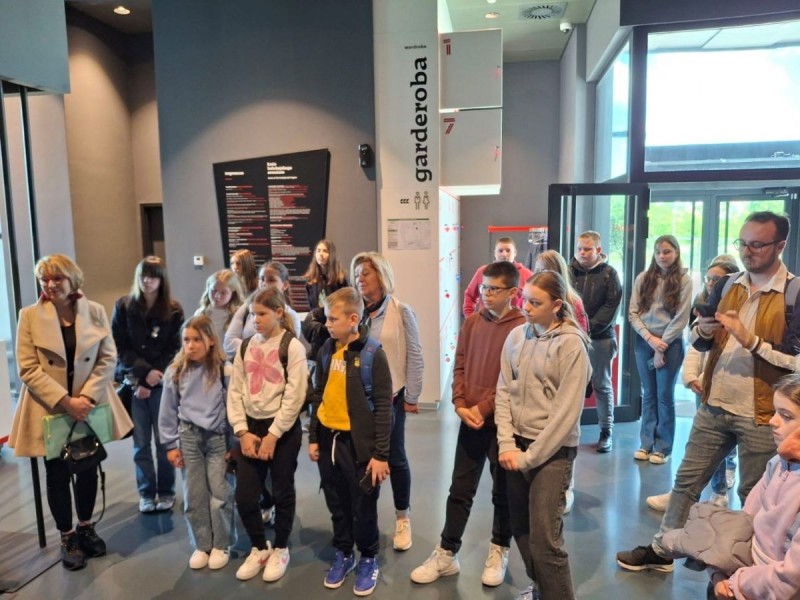 skola_mira_