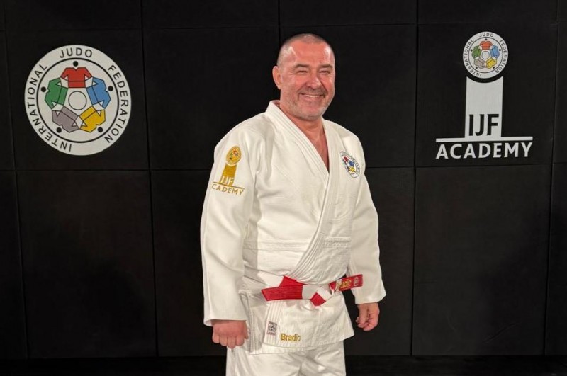 slavisa_bradic_2025_ijf__4_
