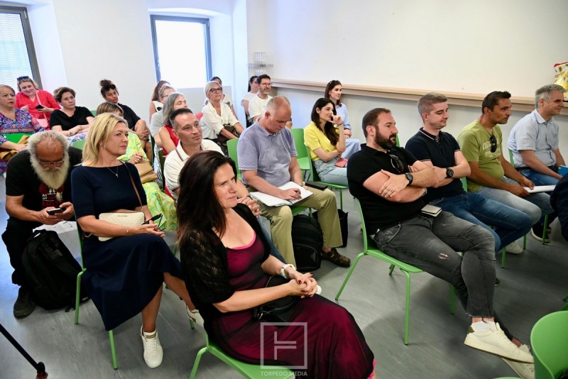 tiskovna_guvernerova_palaca_obnova__3_