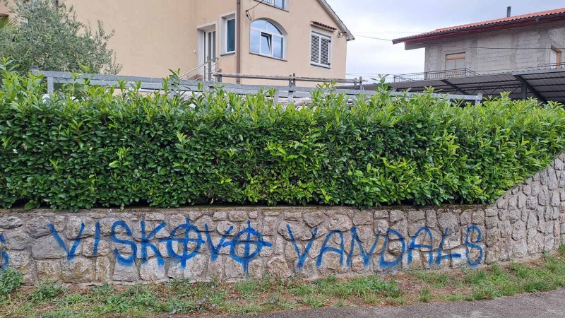 viskovo_vandalizam_2025__3_-73986