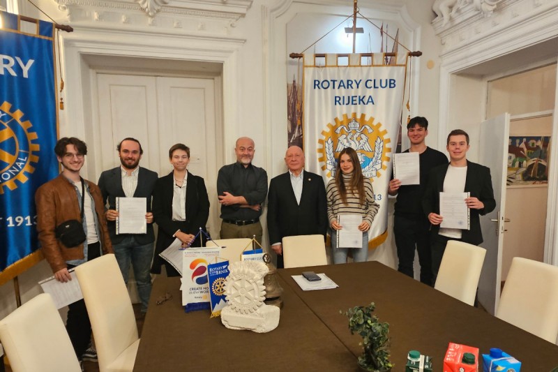 zaklada_ruzic_rotary_stipendisti_nikola_mikic_gordan_resan_01 