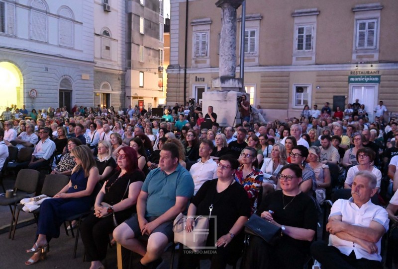 zenska_klapa_luka_40_godina_koncert__1_