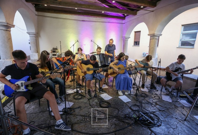 zoran_majstorivic_koncert_polaznika_radionice_gitare_2025__21_