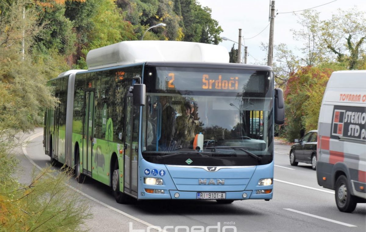 Potpisani ugovori za kupnju 17 autobusa u sklopu EU projekta „Jačanje sustava javnog prijevoza“