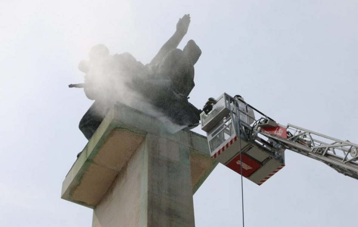 U OKU KAMERE: Krenulo čišćenje – Spomenik oslobođenja u ‘novom ruhu’ dočekat će 3. maj @ Rijeka