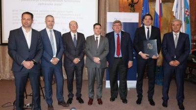Potpisani ugovori za razvojne projekte u luci Rijeka financirane iz EU fondova vrijedne 37,6 milijuna eura