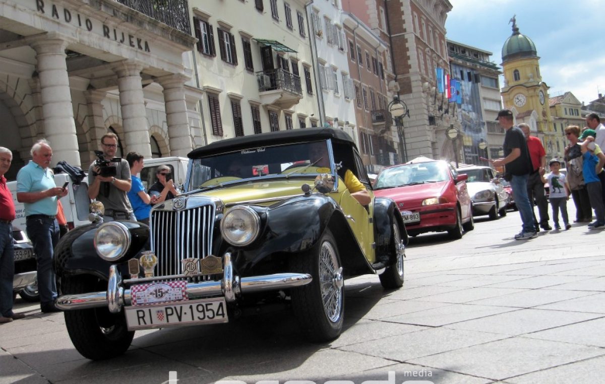 FOTO: Održan 22. međunarodni oldtimer auto rally uz skroman odaziv sudionika @ Rijeka