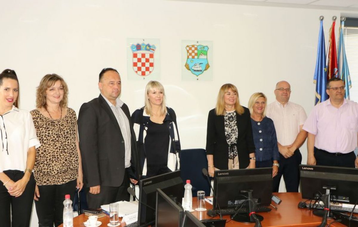 Potpisi vrijedni desetke mijlijuna kuna: Izgradnjom centara kompetentnosti do veze između gospodarstva i škola @ Rijeka