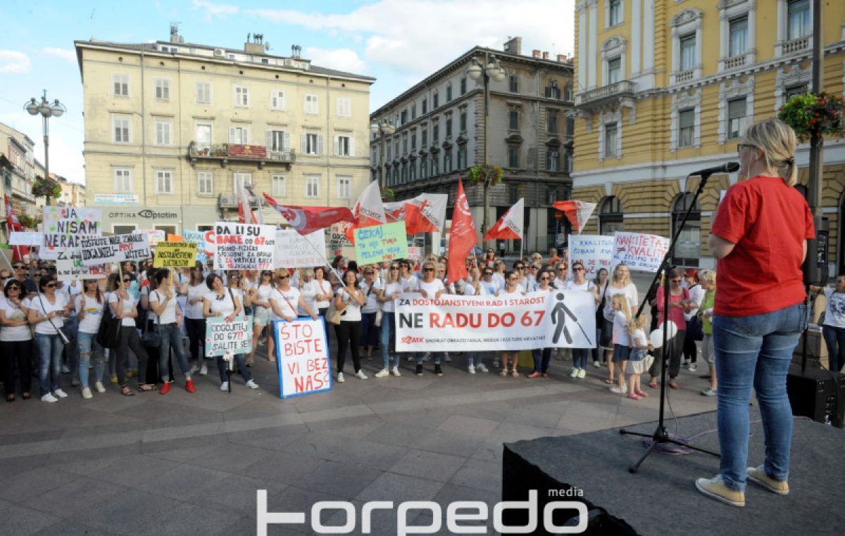 FOTO Prosvjed za dostojanstveni rad i starost: Sindikati poručili ‘Ne radu do 67 godina’ @ Rijeka