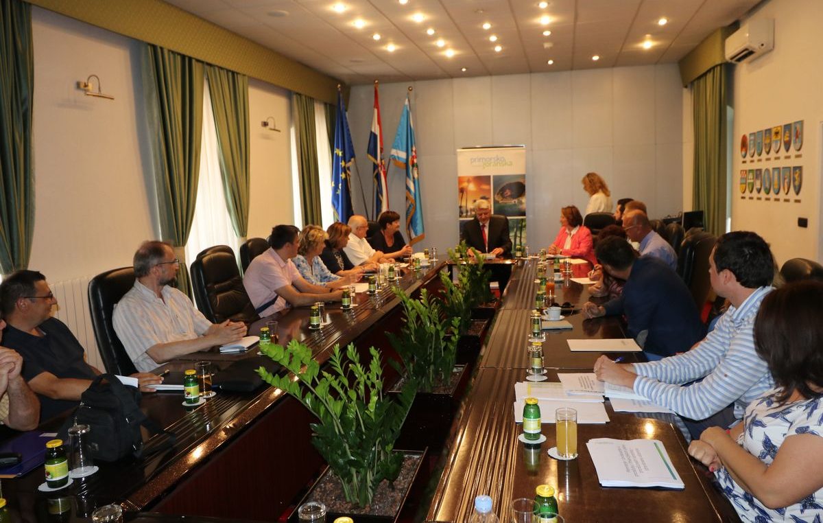 Župan Komadina sastao se s ravnateljima osam zdravstvenih ustanova s područja županije @ Rijeka