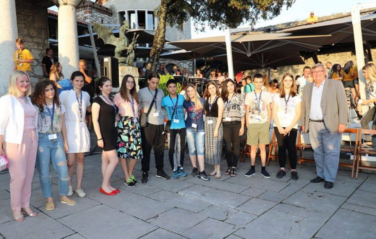 Na Trsatskoj gradini otvoren Međunarodni susret mladih za kreativnost i mir