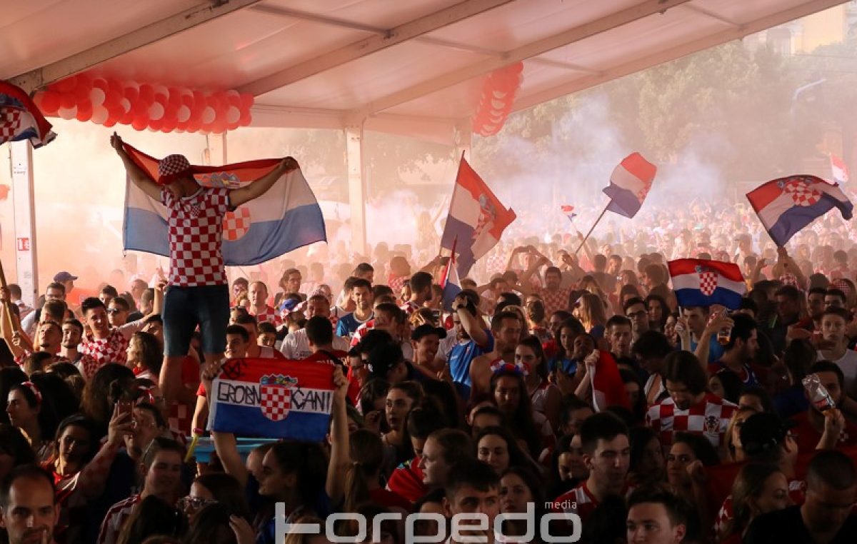 FOTO, VIDEO Ponosni i u porazu – Rijeka je proslavila povijesni uspjeh hrvatskog nogometa