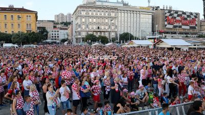 FOTO/VIDEO Ludnica na gatu – Riječani fantastičnim navijanjem ispratili Hrvatsku u polufinale Svjetskog prvenstva!