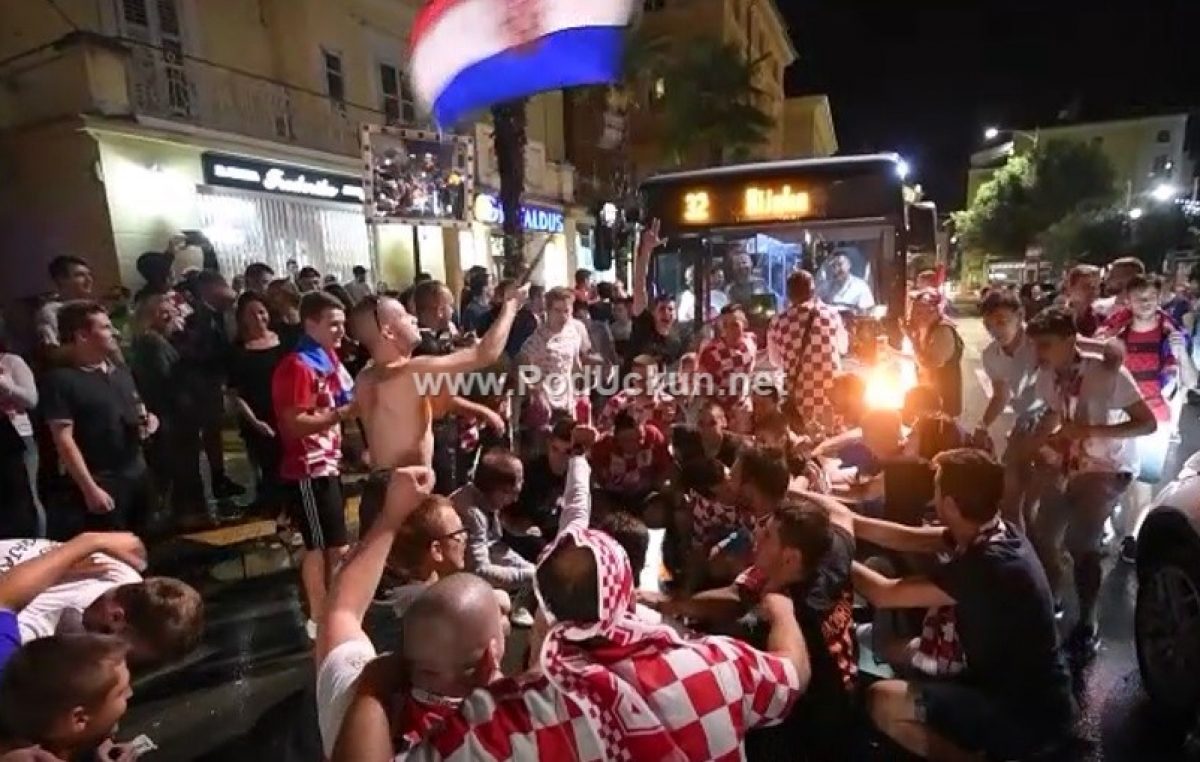 VIDEO Fantastične snimke slavlja: Pogledajte još jednom kako su Rijeka i Opatija profeštale prolazak u finale Svjetskog prvenstva