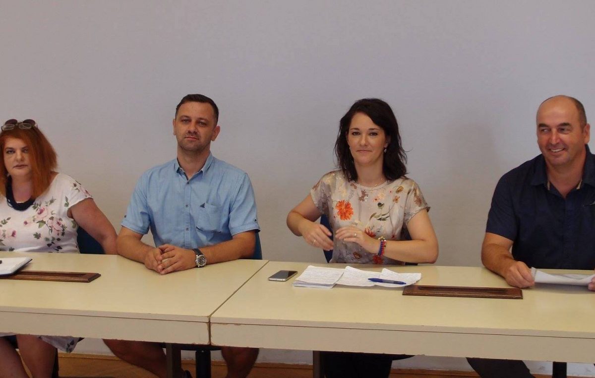 Oporbeni vijećnici počet će prikupljanje potpisa za referendum o smjeni Obersnela ako ne pokrene postupak protiv Begić Blečić i Benca