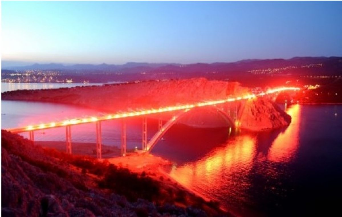 Danas se slavi Oluja – Vrhunac proslave bit će spektakularna Armadina bakljada na Krčkom mostu