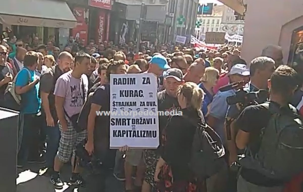 VIDEO/FOTO Krepat, ma ne molat – Radnici Uljanika i 3. maja prosvjeduju pred zgradom Vlade