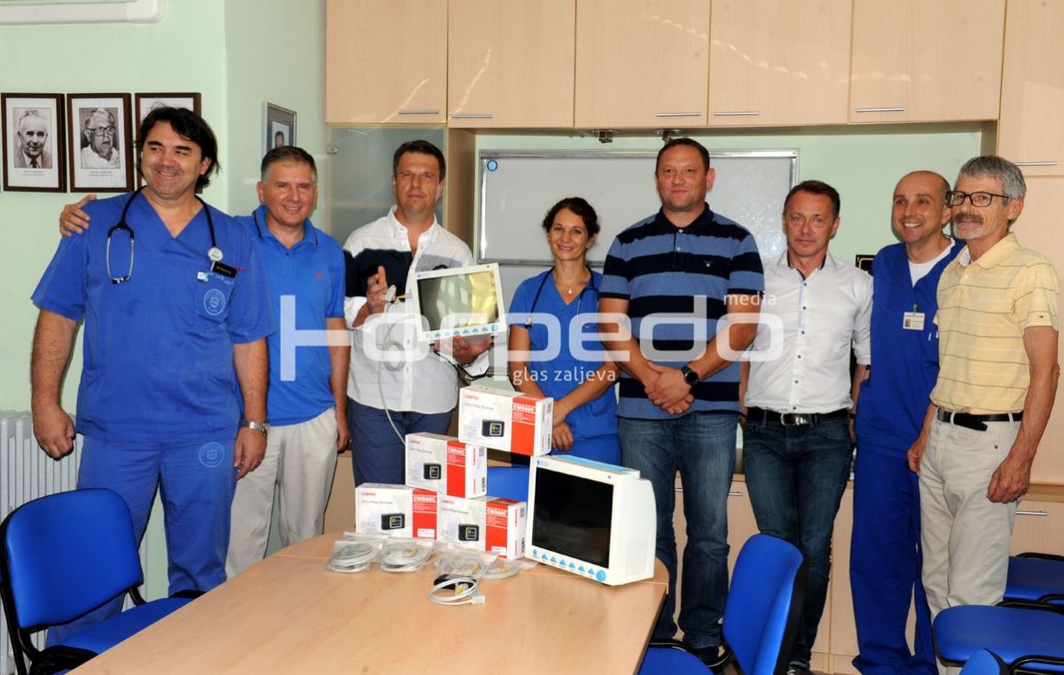 FOTO Lopta vrijedna 75 tisuća kuna donijela Dječjoj bolnici KBC-a Rijeka donaciju vrijedne medicinske opreme