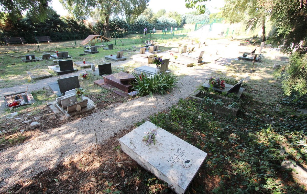 Groblje kućnih ljubimaca postaje turistička atrakcija: Ukop životinja zabranjen, uz groblje uređen park
