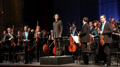 Inauguracijski koncert novog šefa dirigenta orkestra riječke Opere: Karizmatični Kamdzhalov predstavlja se Brucknerovom 7. simfonijom
