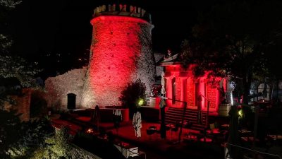 U OKU KAMERE Obilježavanje Dana srca osvjetljavanjem Trsatske gradine u crvenu boju