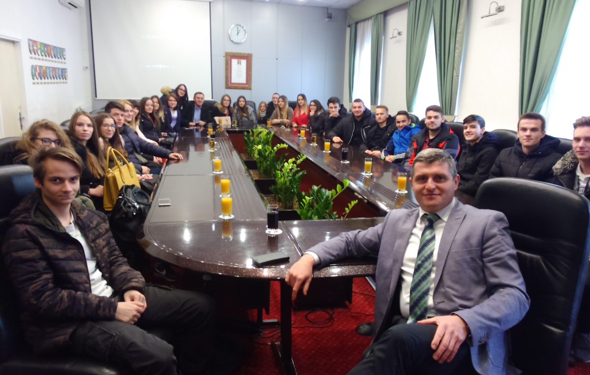 Delnički maturanti posjetili sjedište PGŽ i prisustvovali sjednici Županijske skupštine
