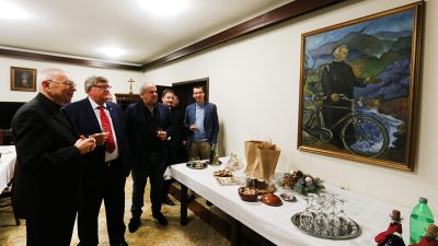 Delegacija Grada Rijeke posjetila sjedište Riječke nadbiskupije