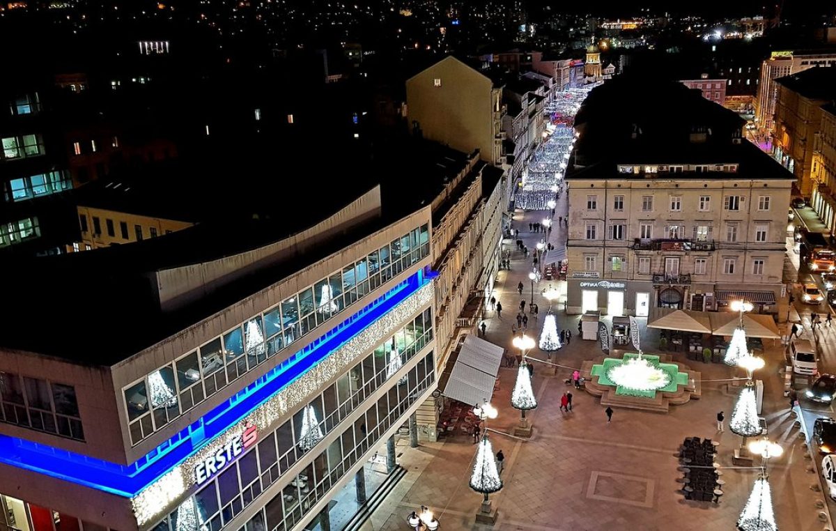 Grad Rijeka pozvao trgovce u centru grada da se uključe u akciju uređenja izloga na temu Adventa