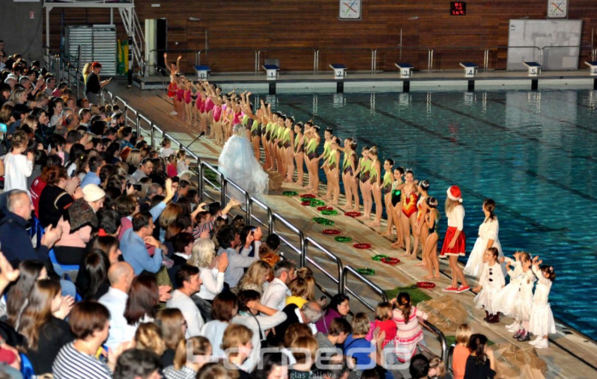 FOTO Sinkronizirano plivanje – Božićna revija kao šlag na kraju sezone za pamćenje