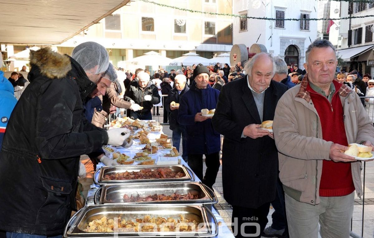 Tradicionalno 10. obilježavanje Julijanskog Badnjaka: Svim ljudima dobre volje podijelit će se 1.500 porcija posne hrane