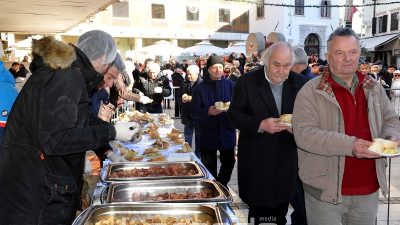 Tradicionalno 10. obilježavanje Julijanskog Badnjaka: Svim ljudima dobre volje podijelit će se 1.500 porcija posne hrane