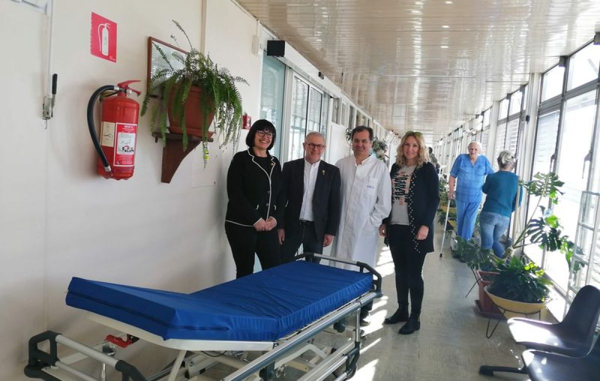 Vrijedna donacija Rotary kluba Rijeka – Odjel za aritmije dobio posebna kolica za prijevoz nepokretnih pacijenata