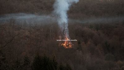 FOTO U Kosima izgorjela drvena kućica