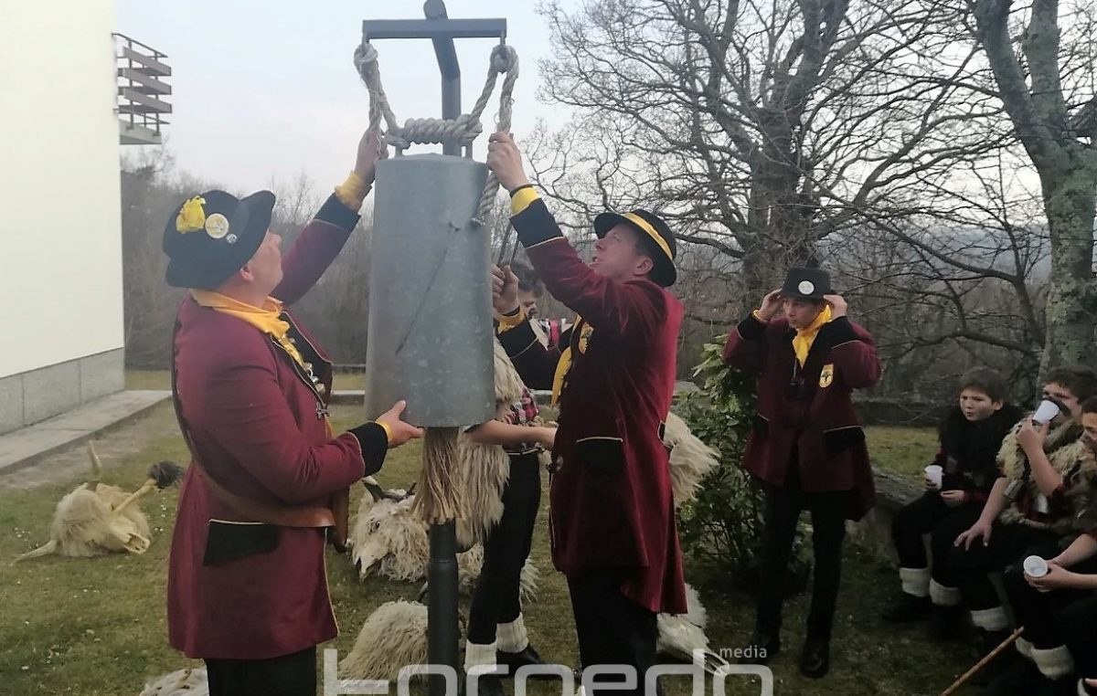 VIDEO Grobnički dondolaši skinuli veliko zvono
