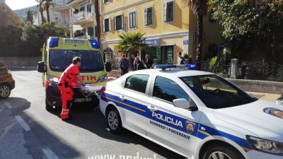 Crn dan na cestama – U teškoj nesreći u centru Opatije stradao motociklist, promet potpuno blokiran