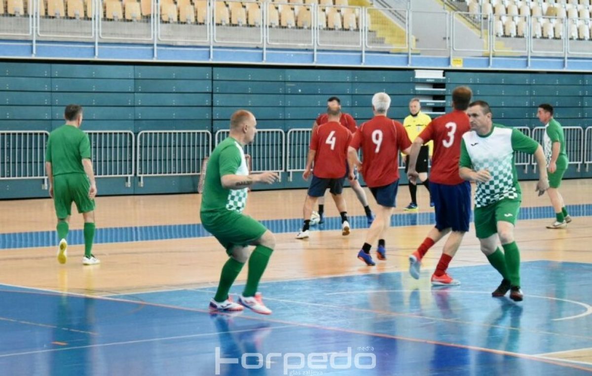 FOTO Sportska ‘fešta’ u Kostreni – Memorijalni malonogometni turnir Ivica Opačak – Pajo okupio osam ekipa