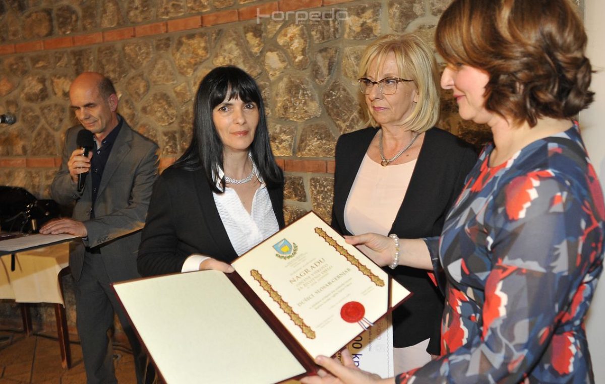 Dušici Slosar-Cernjar posthumno nagrada za životno djelo Općine Viškovo – Održana svečana sjednica Vijeća