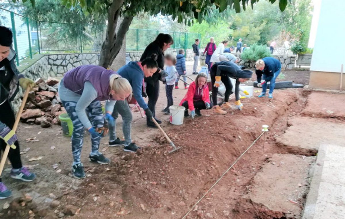 Riječki program lokalnog partnerstva – Krenuli radovi na uređenju dvorišta dječjeg vrtića Turnić