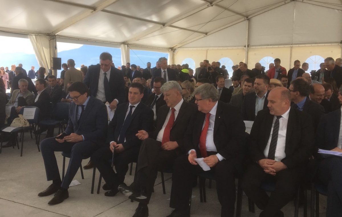 Ministar Butković, župan Komadina i drugi uglednici u obilasku novoizgrađenog terminala na Zagrebačkoj obali