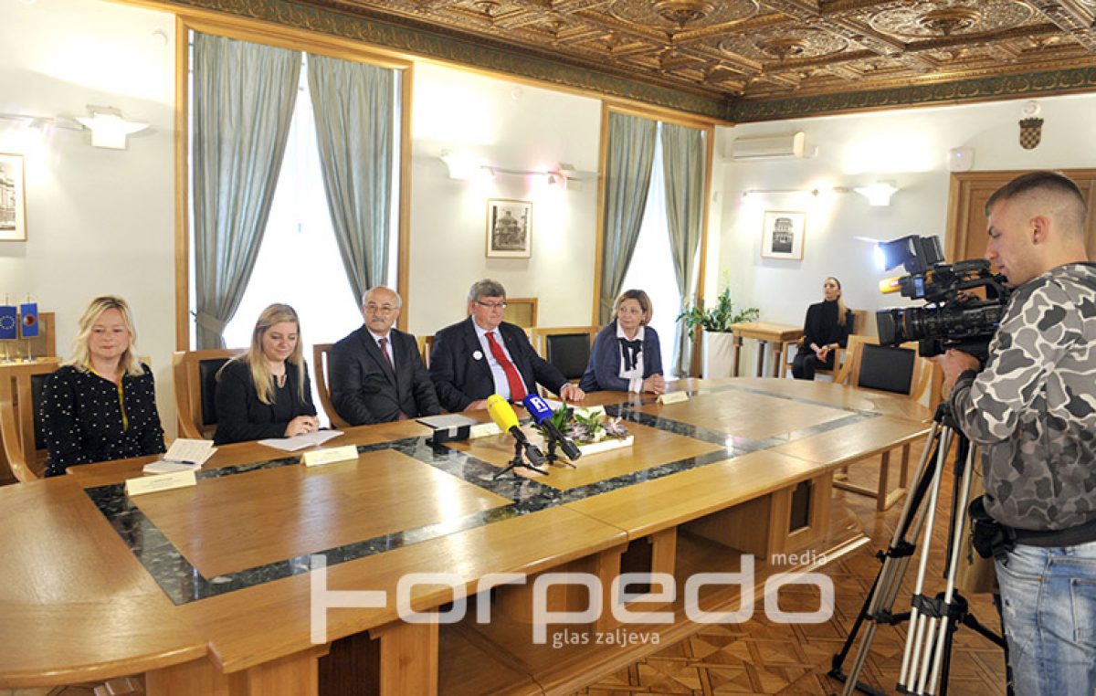 Grad Rijeka potpisao ugovor o programu edukacije učitelja za rad s darovitom djecom