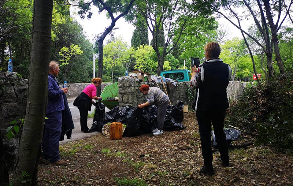 Volonterska akcija čišćenja budućeg parka na Kantridi