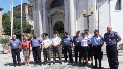Projekt “Sigurna turistička sezona” – Predstavljeni strani policajci koji će ovoga ljeta raditi na području PU Primorsko goranske