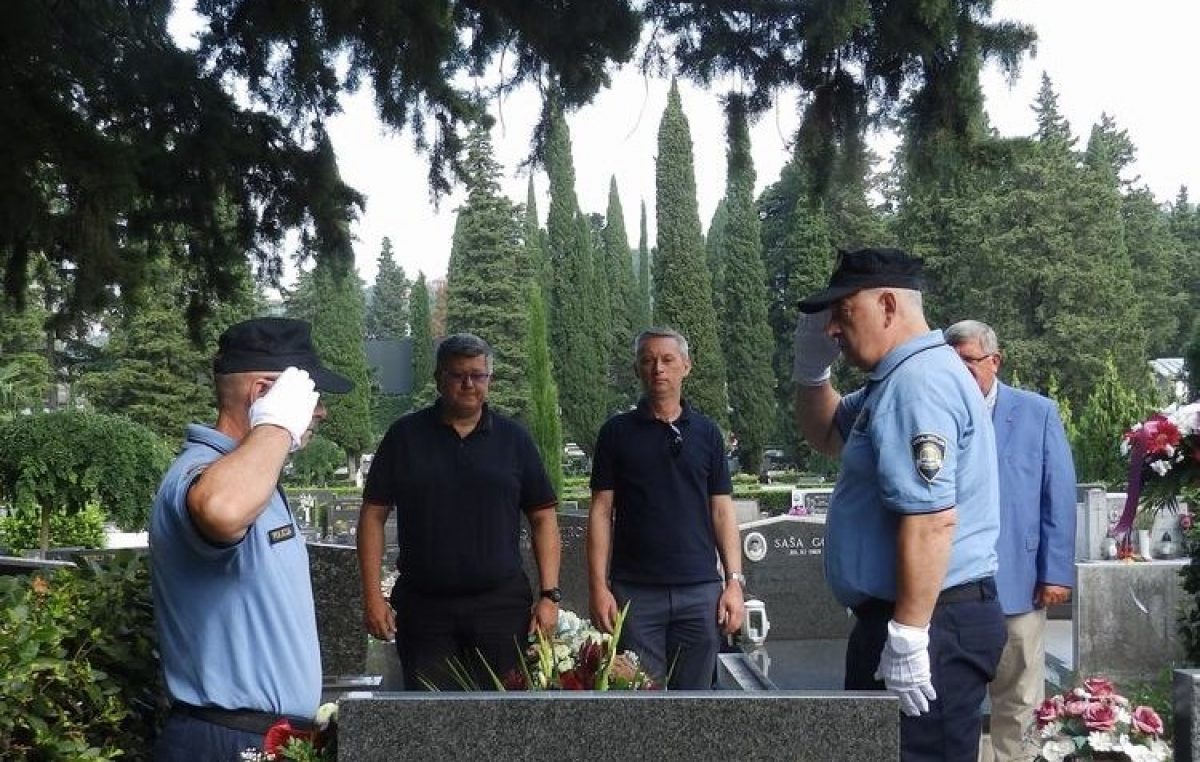 U OKU KAMERE Polaganjem cvijeća obilježena godišnjica pogiblje riječkog branitelja Marina Jakominića