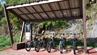 Kastav predstavio suvremeni sustav električnih javnih bicikala – Kroz Lozu i Lužinu na dva kotača